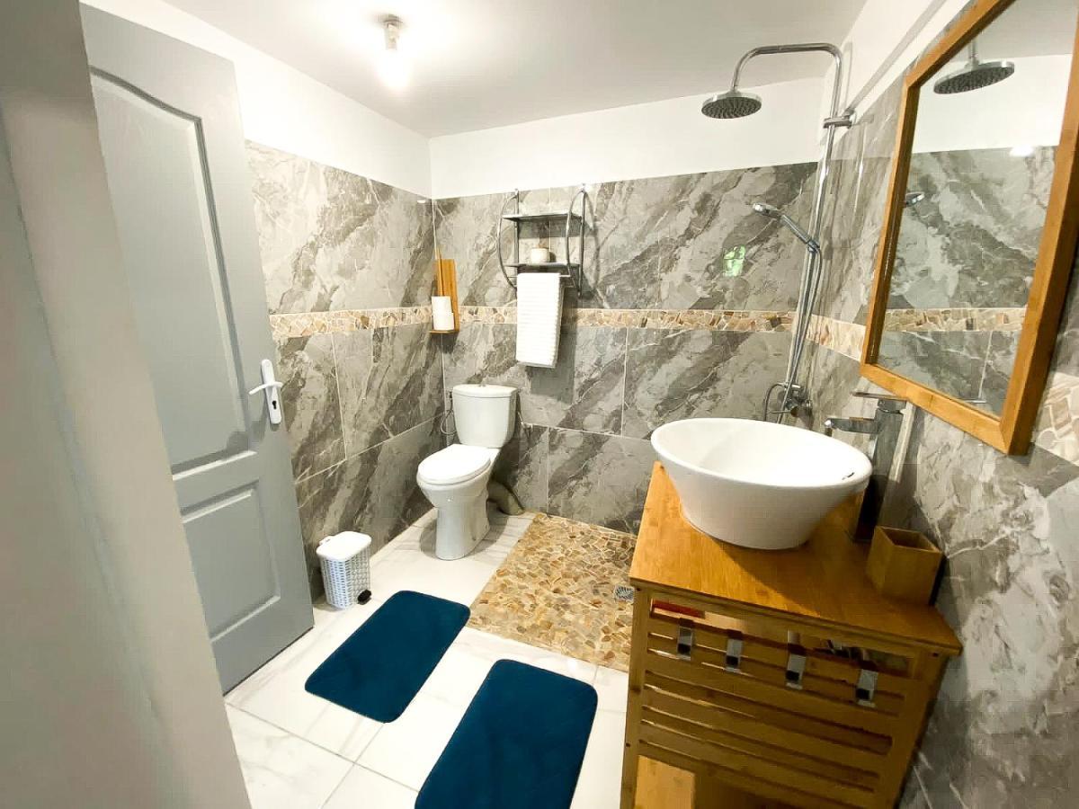 Plezi Location F2 Ocean, Trois-Ilets Apartment เลส์ทรัวส์-ซีเลต์ ภายนอก รูปภาพ