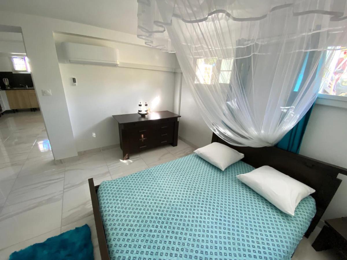 Plezi Location F2 Ocean, Trois-Ilets Apartment เลส์ทรัวส์-ซีเลต์ ภายนอก รูปภาพ